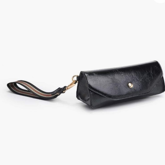 Moda Luxe Wristlet Bag - Picture 2 of 8